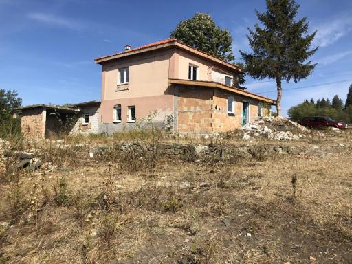 Продавам селска къща със голям двор с.Трояново, обл.Бургас