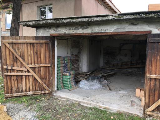 Продавам селска къща със голям двор с.Трояново, обл.Бургас