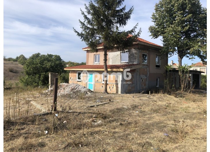 Продавам селска къща със голям двор сТрояново облБургас 3