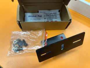 Стойка за icom 2730 2720 чисто нова крепежи