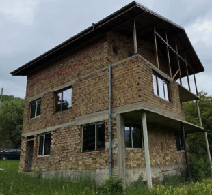  Продавам къща в с. Искрец, обл. София 