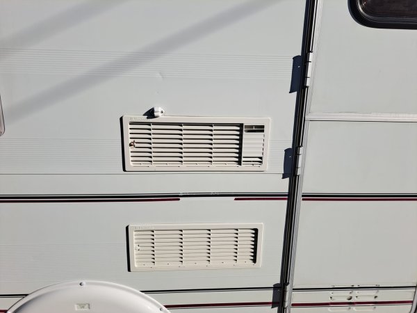 Каравана Compas 9