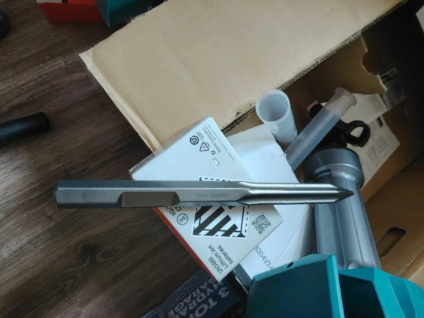 Професионален акумулаторен къртач Makita 2